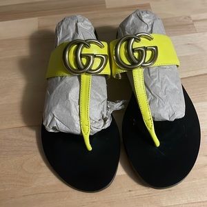Gucci sz 39 /8 fit more for 7 or 7 1/2 brand new never worn .